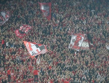 Το εντυπωσιακό κορεό αλά «Casa de Papel» των φίλων του Ολυμπιακού! (φώτο)